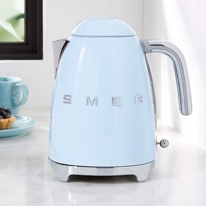 SMEG Pastel Blue Retro Electric Tea Kettle